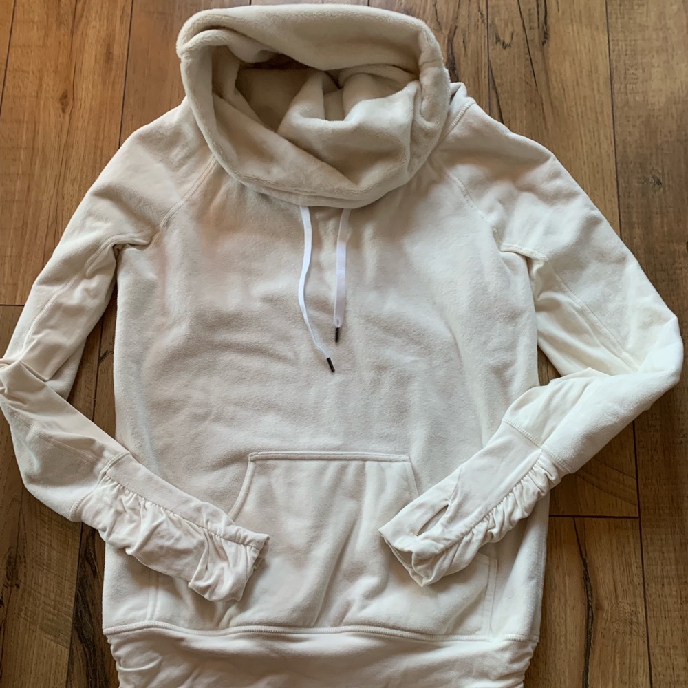 Lululemon Don’t Hurry be Happy pullover sz. 4, Euc